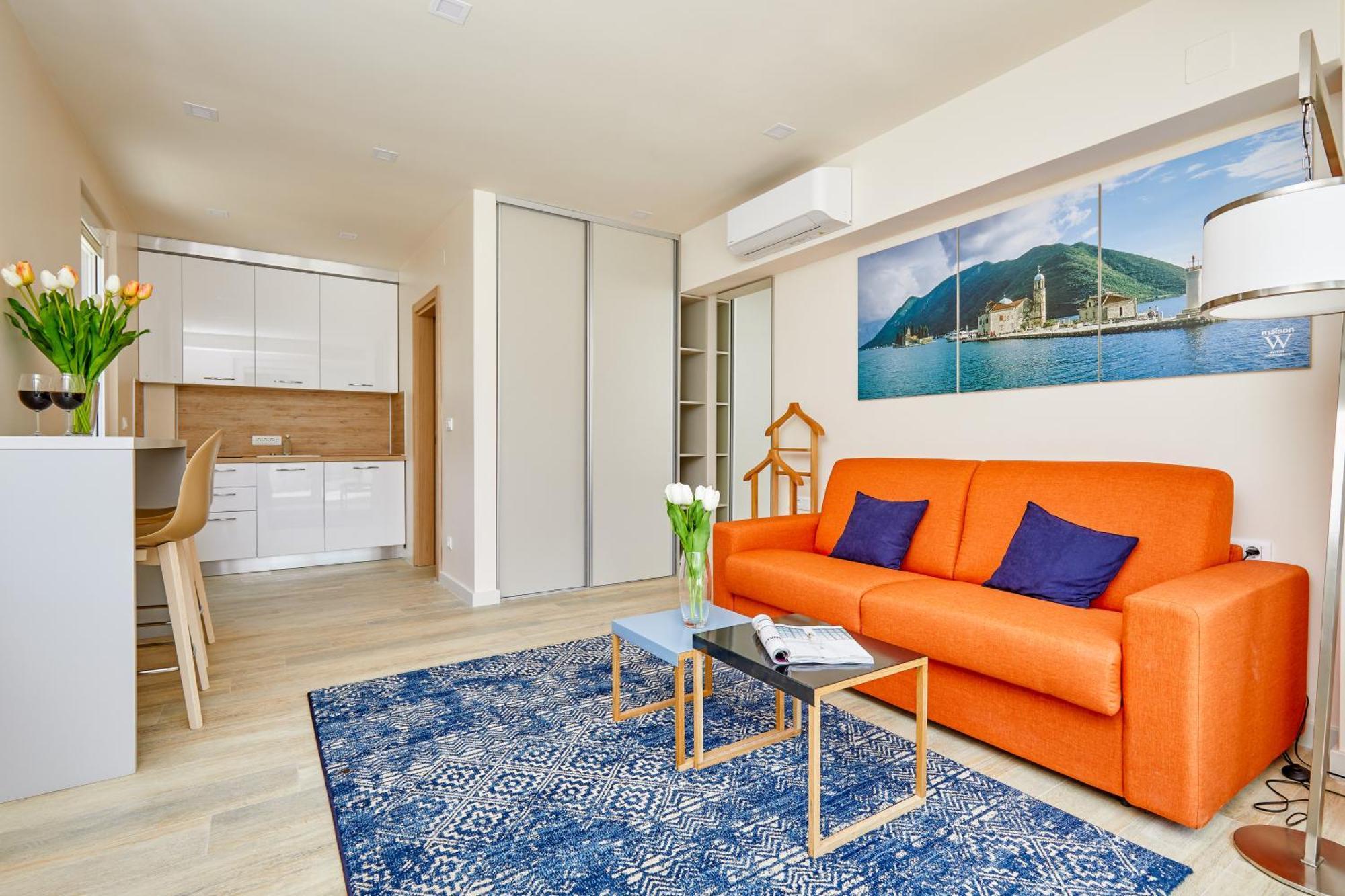 Maison W Kotor Bagian luar foto