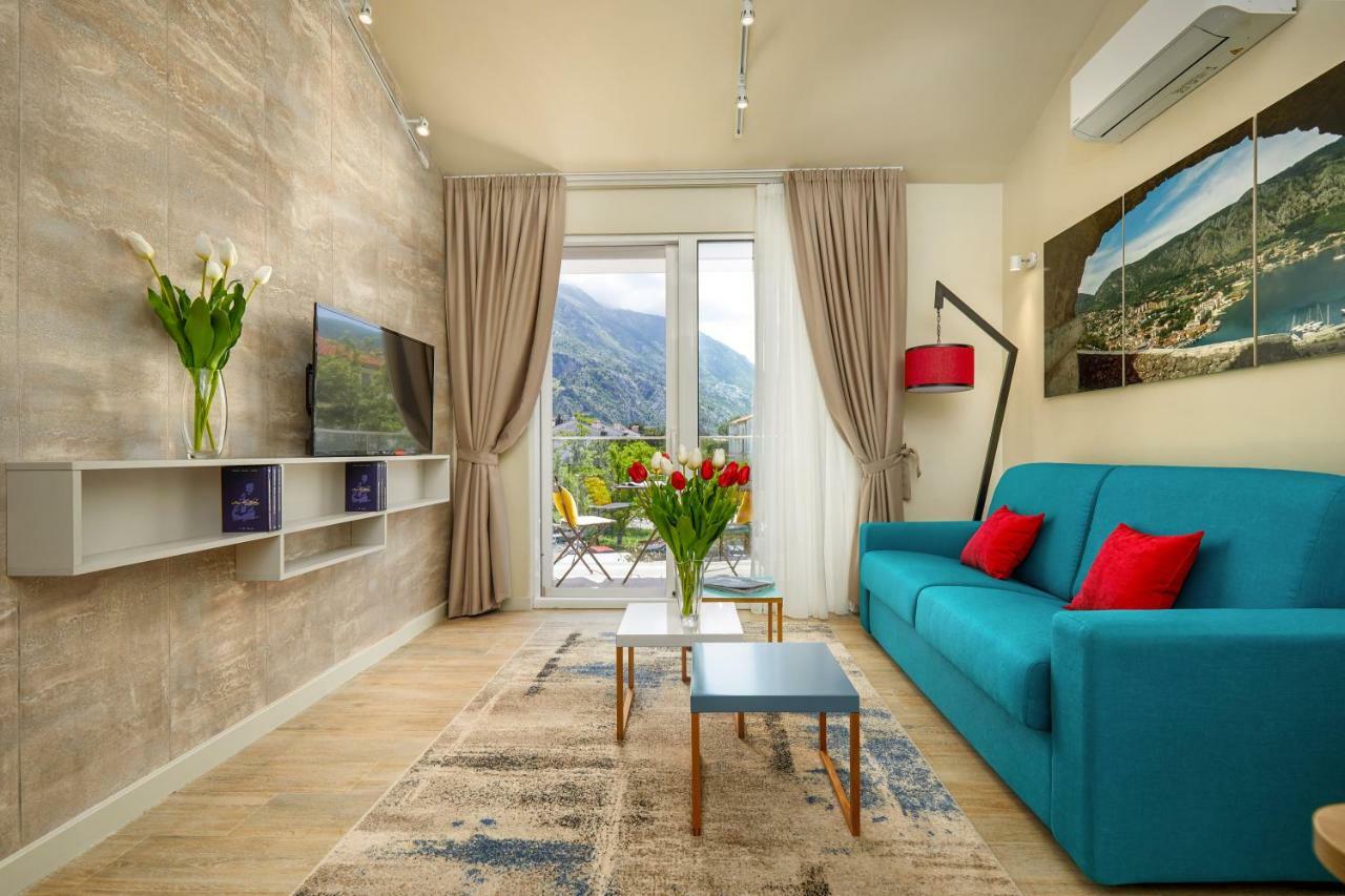 Maison W Kotor Bagian luar foto