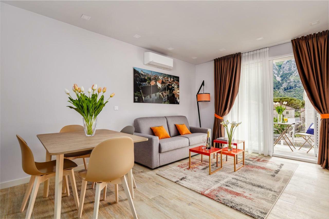Maison W Kotor Bagian luar foto