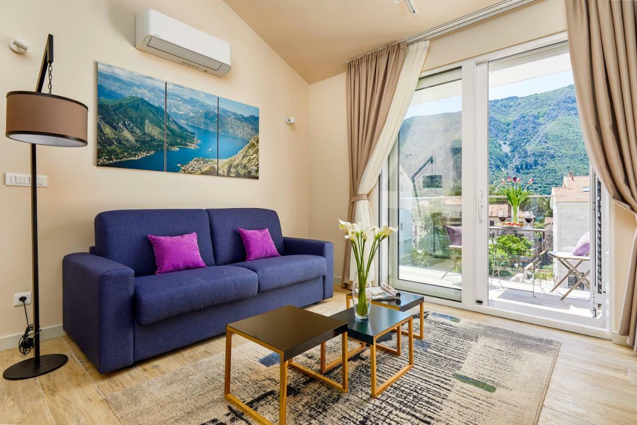 Maison W Kotor Bagian luar foto