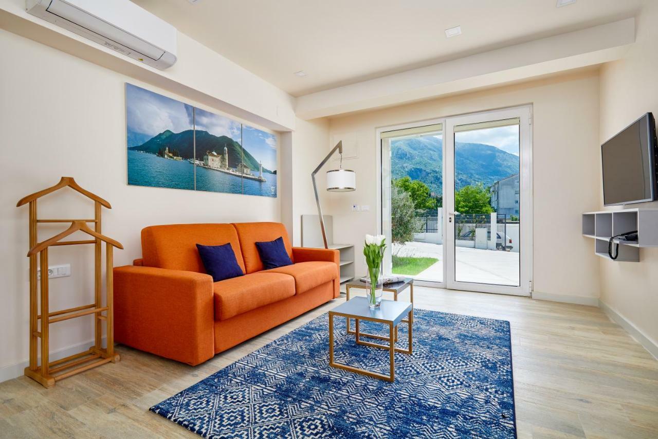 Maison W Kotor Bagian luar foto